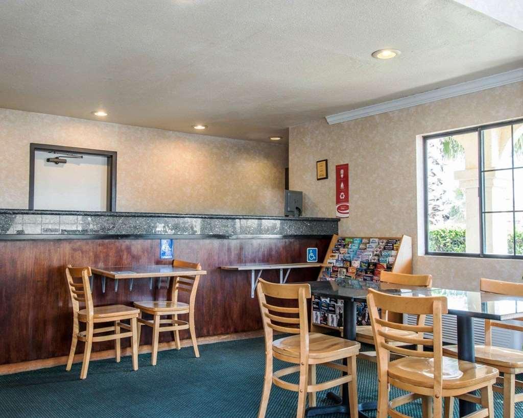 Econo Lodge Moreno Valley Interior photo