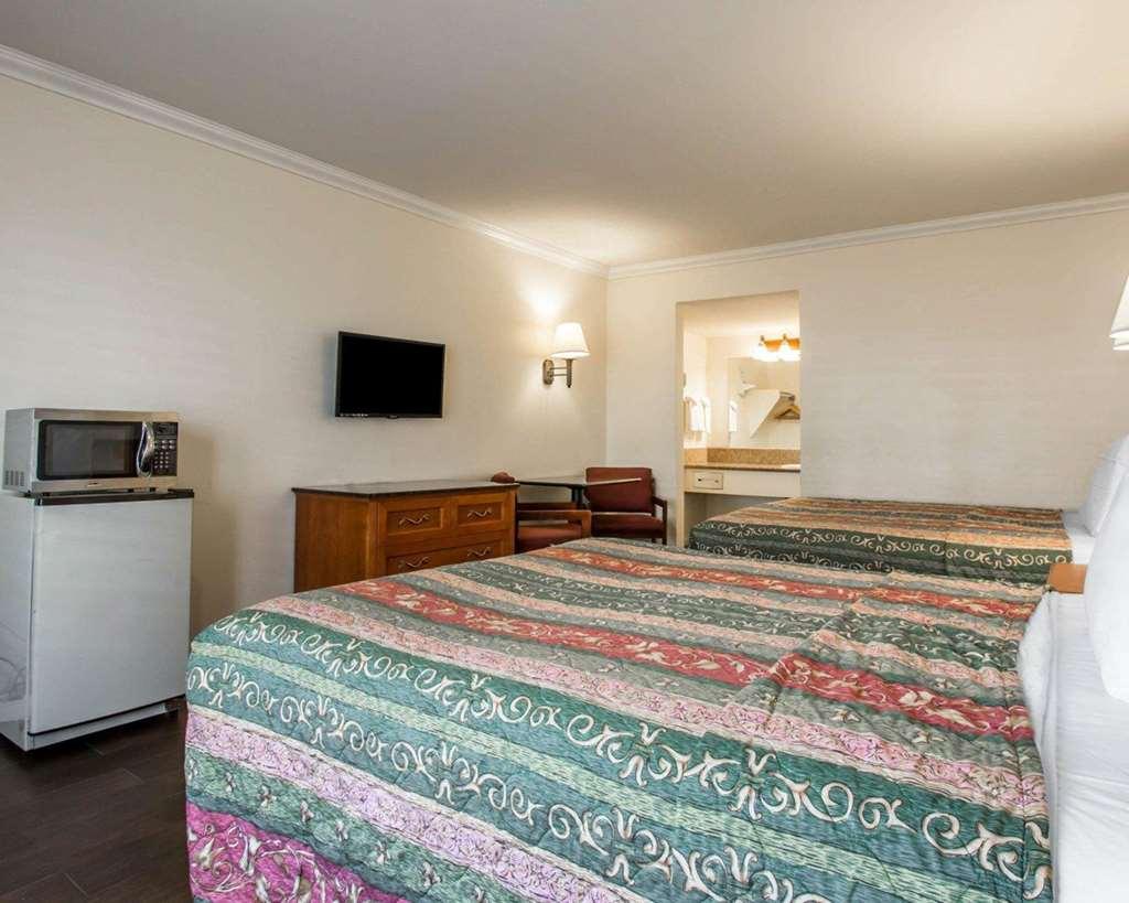 Econo Lodge Moreno Valley Room photo