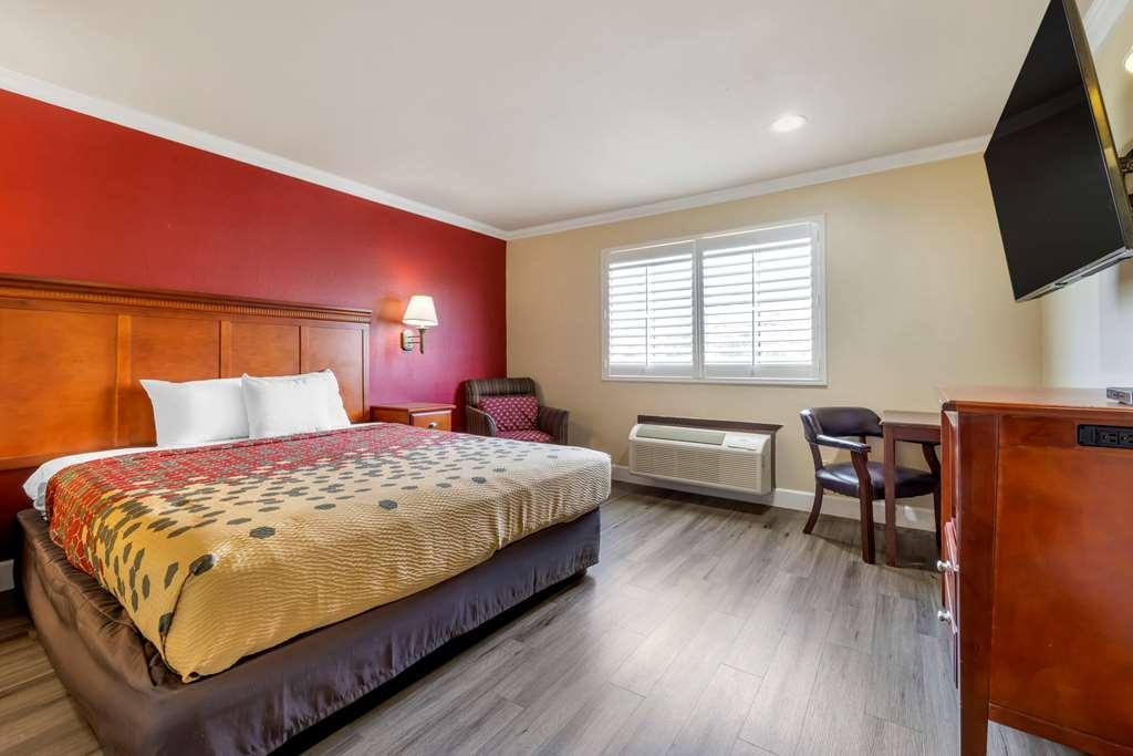 Econo Lodge Moreno Valley Room photo