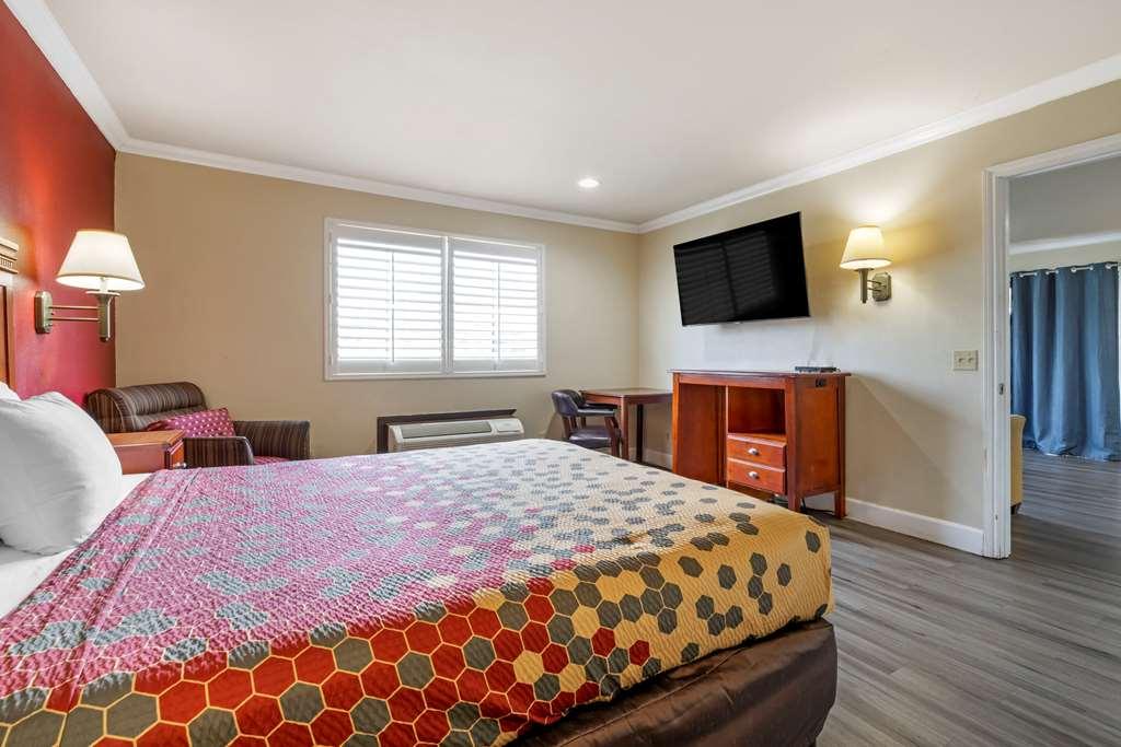 Econo Lodge Moreno Valley Room photo